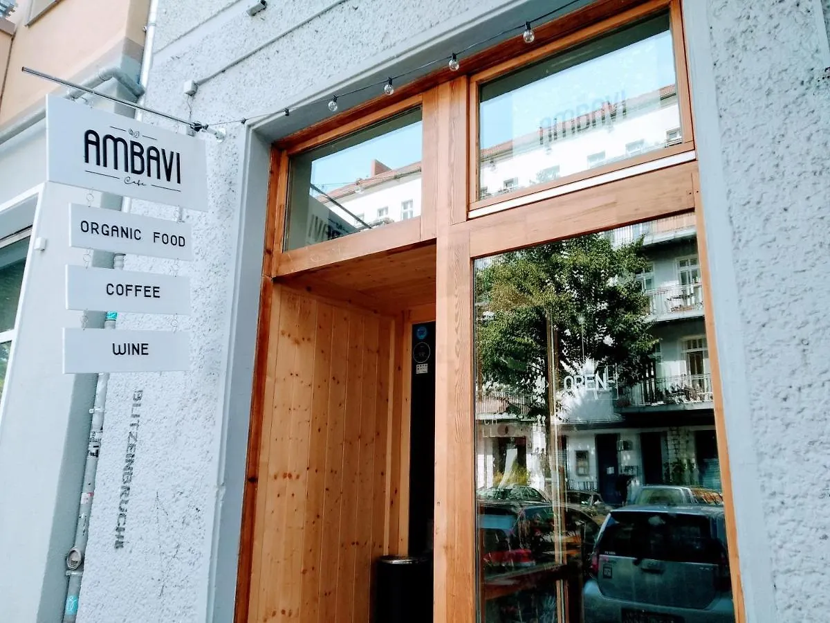 Central 2 Bedroom Flat For Families & Calm Guests Berlin Lägenhet