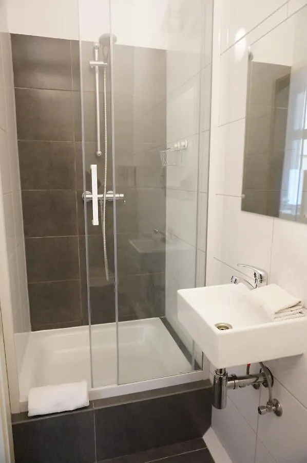 דירה ברלין Central 2 Bedroom Flat For Families & Calm Guests