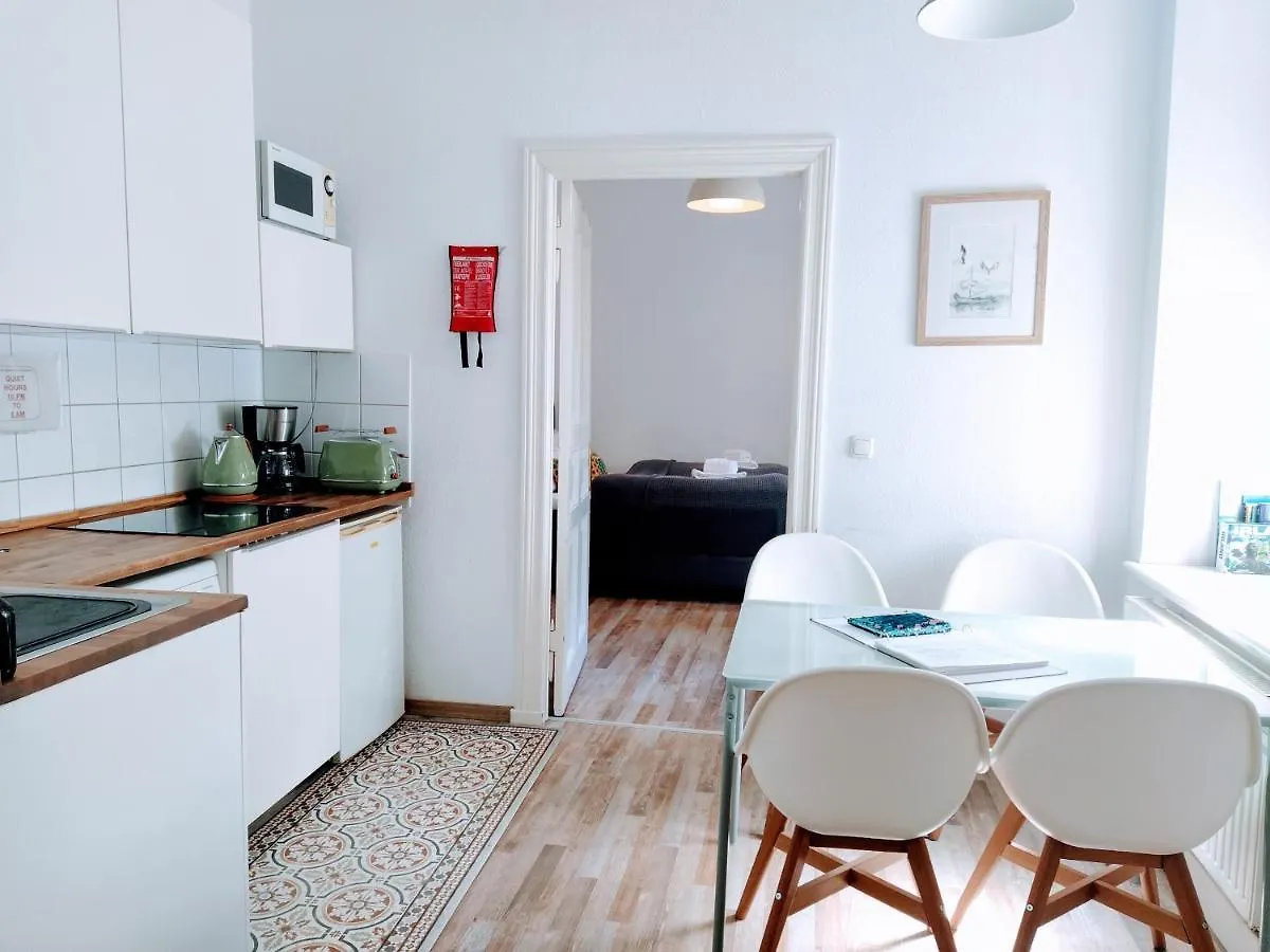 ברלין Central 2 Bedroom Flat For Families & Calm Guests